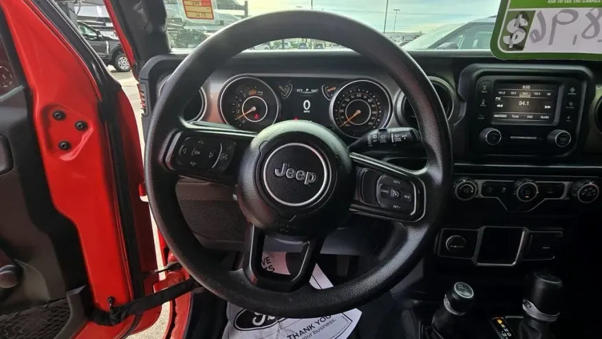 2021 Jeep Wrangler Unlimited | Photo 13 of 28