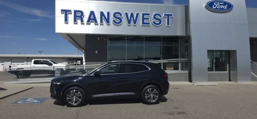 2021 Buick Envision | Photo 1 of 31