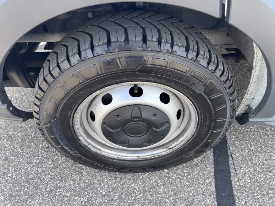 2018 Ford Transit | Photo 8 of 17