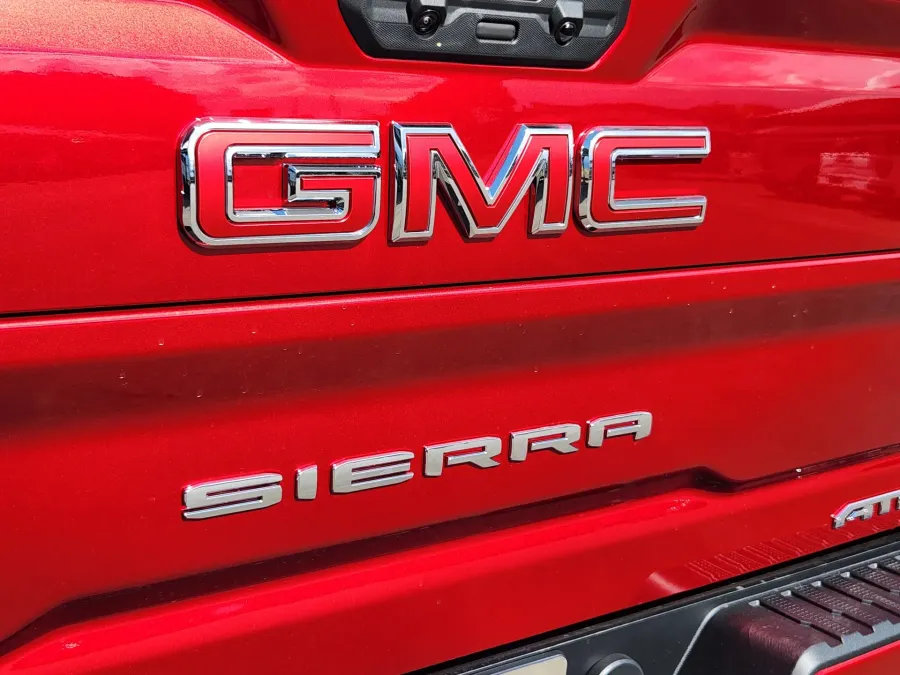 2026 GMC Sierra 2500HD AT4 | Photo 13 of 31