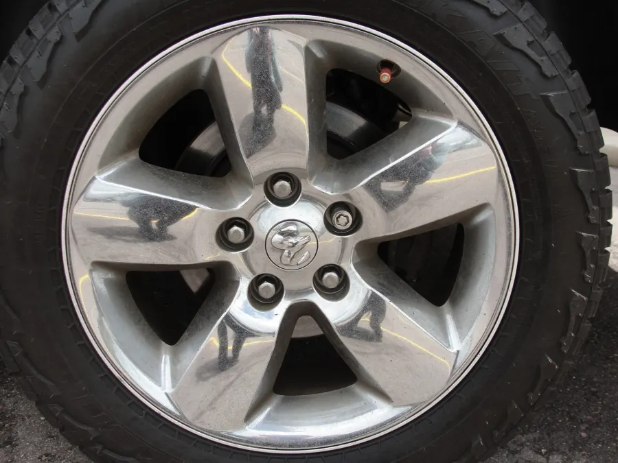 2015 RAM 1500 | Photo 13 of 17