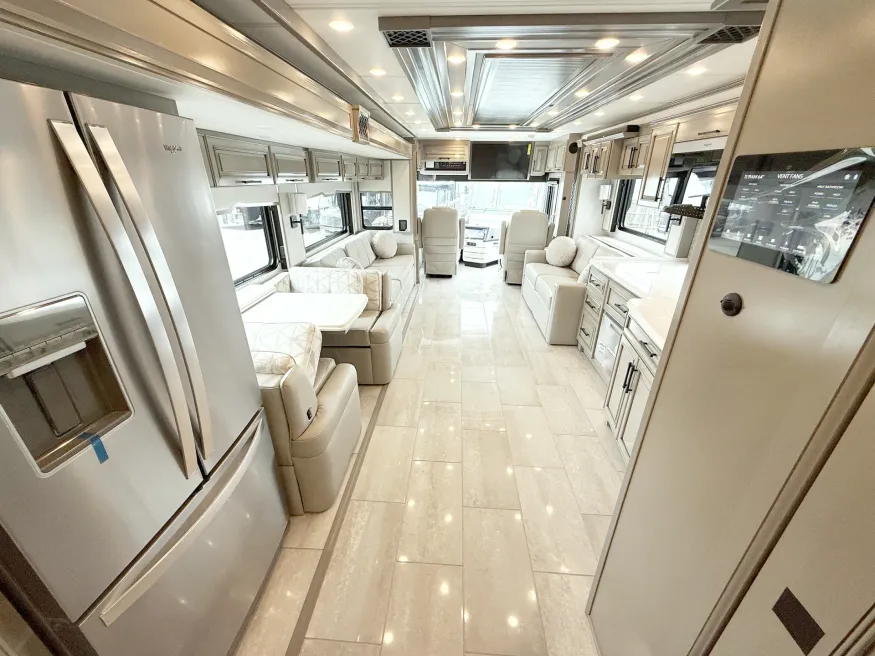 2026 Newmar London Aire 4551 | Photo 5 of 33