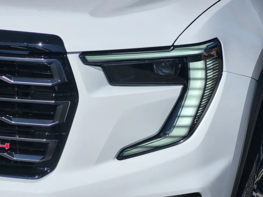 2026 GMC Acadia AT4 | Photo 7 of 27