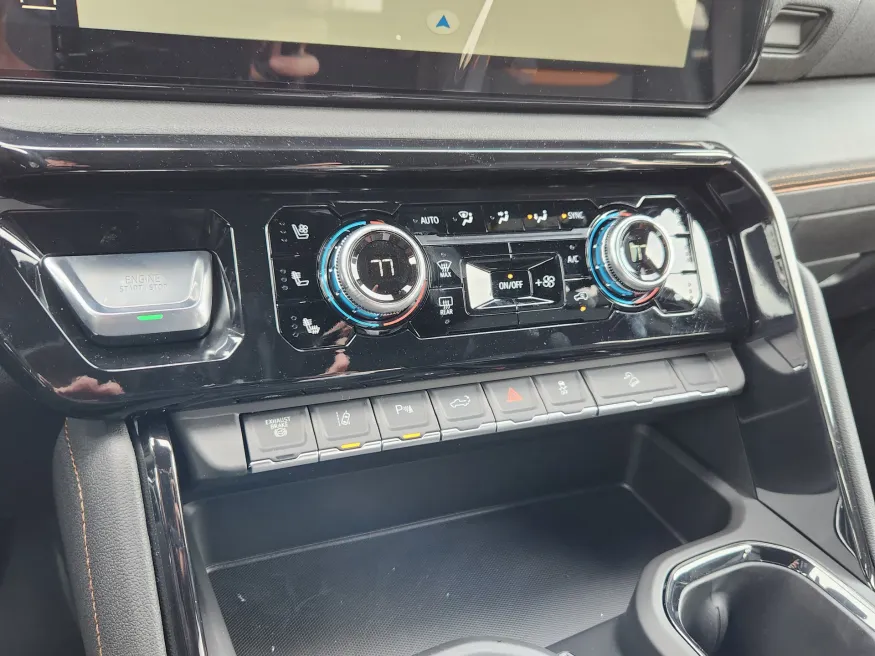 2026 GMC Sierra 2500HD AT4 | Photo 23 of 27