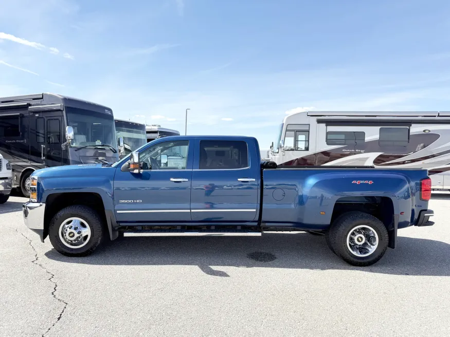 2016 Chevrolet Silverado 3500 LTZ | Photo 3 of 22