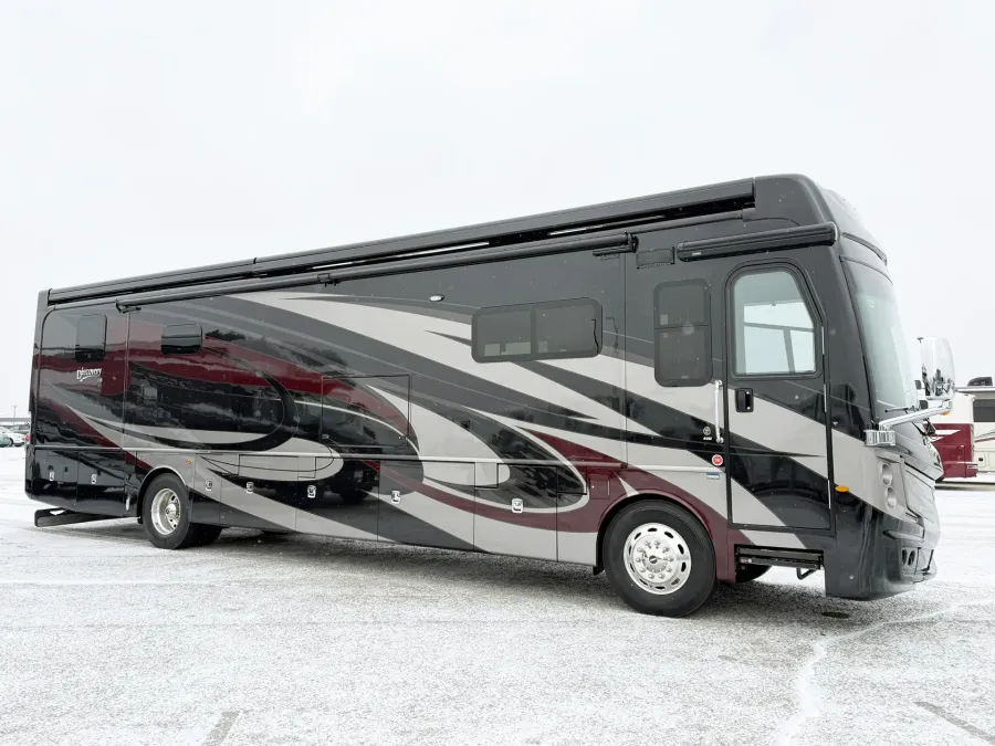 2019 Fleetwood Discovery 40M LXE | Photo 1 of 30