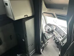 2022 Freightliner Cascadia | Thumbnail Photo 15 of 22