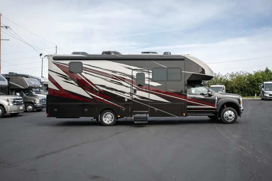 2026 Renegade Veracruz 32VDS | Photo 1 of 16