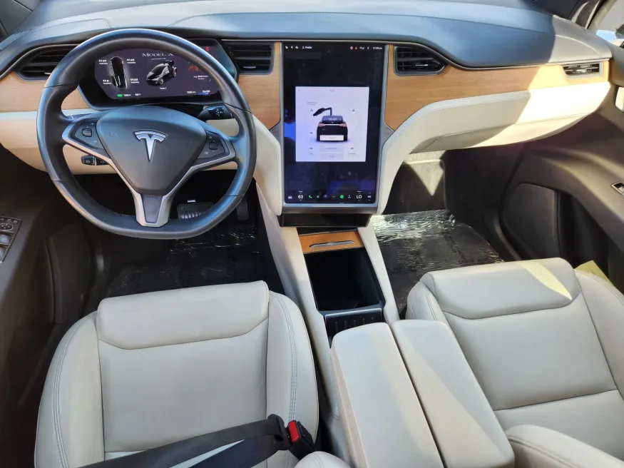 2021 Tesla Model X | Photo 13 of 31