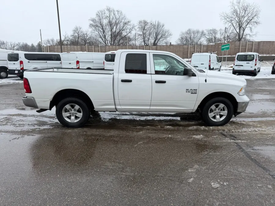 2024 RAM 1500 Classic SLT | Photo 5 of 21