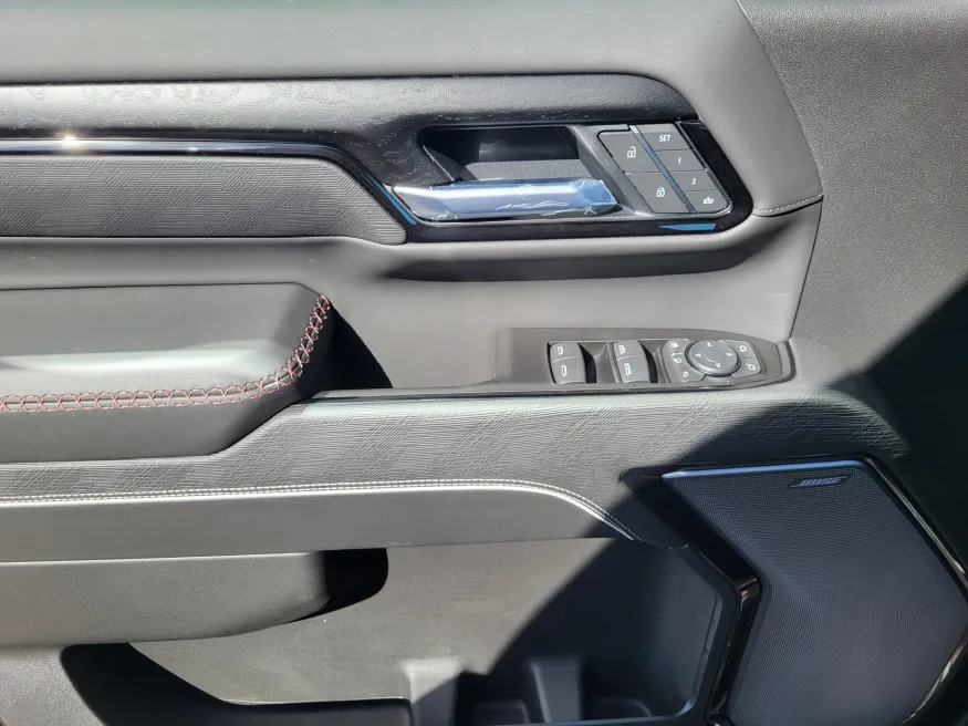 2026 GMC Sierra 2500HD AT4X | Photo 18 of 25