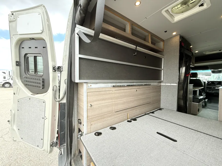 2024 Mercedes Benz 170 Ultra | Photo 18 of 22