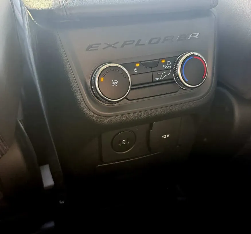 2026 Ford Explorer | Photo 22 of 24