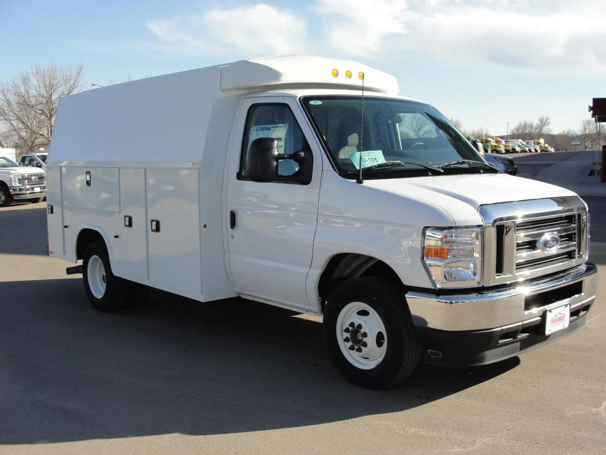 2024 Ford E350 | Photo 7 of 17