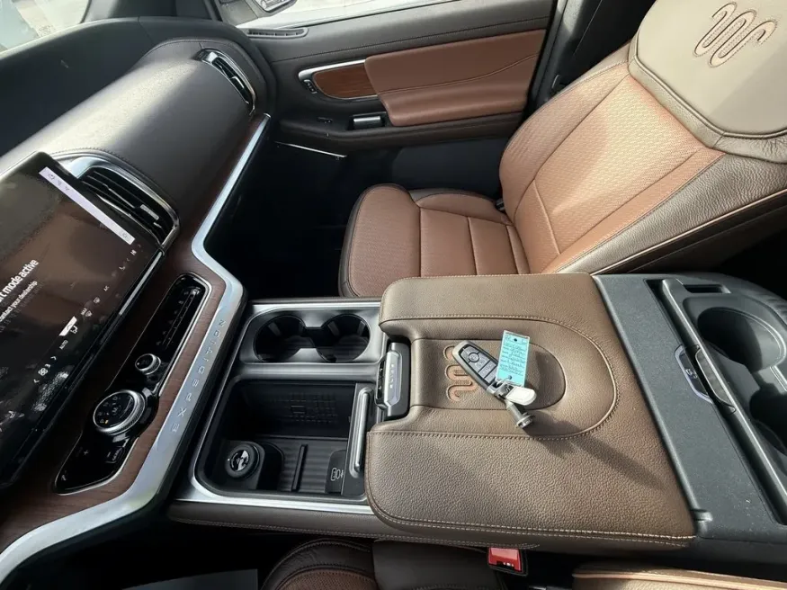 2025 Ford Expedition Max | Photo 25 of 34