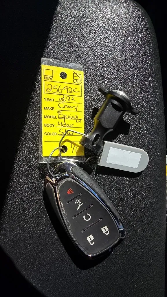 2022 Chevrolet Equinox | Photo 17 of 21