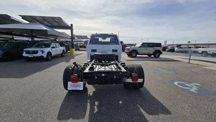 2026 Ford Super Duty F-600 | Photo 5 of 25