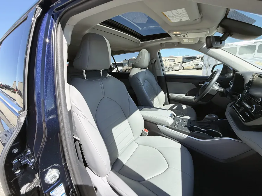 2021 Toyota Highlander XLE | Photo 20 of 22