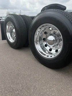 2019 Peterbilt 579 | Thumbnail Photo 9 of 17