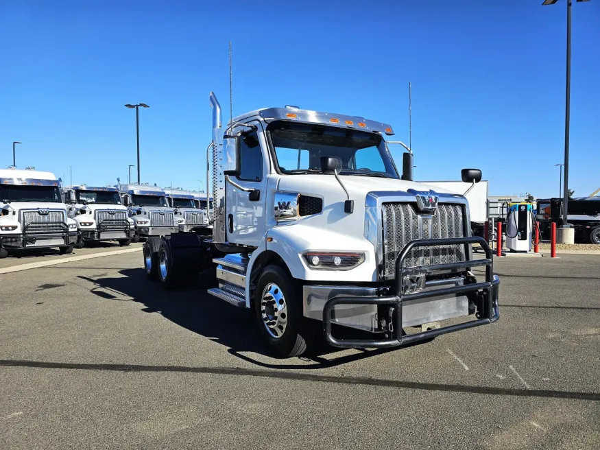 2025 Western Star 47X | Photo 3 of 16