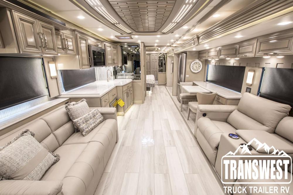 2023 Newmar London Aire 4579 | Photo 2 of 26
