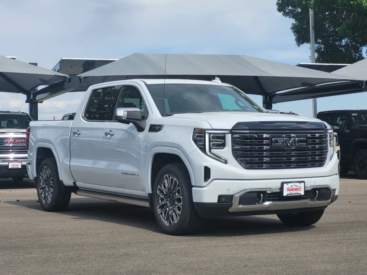 2026 GMC Sierra 1500 Denali Ultimate | Photo 2 of 26