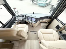 2024 Newmar King Aire 4596 | Thumbnail Photo 6 of 31