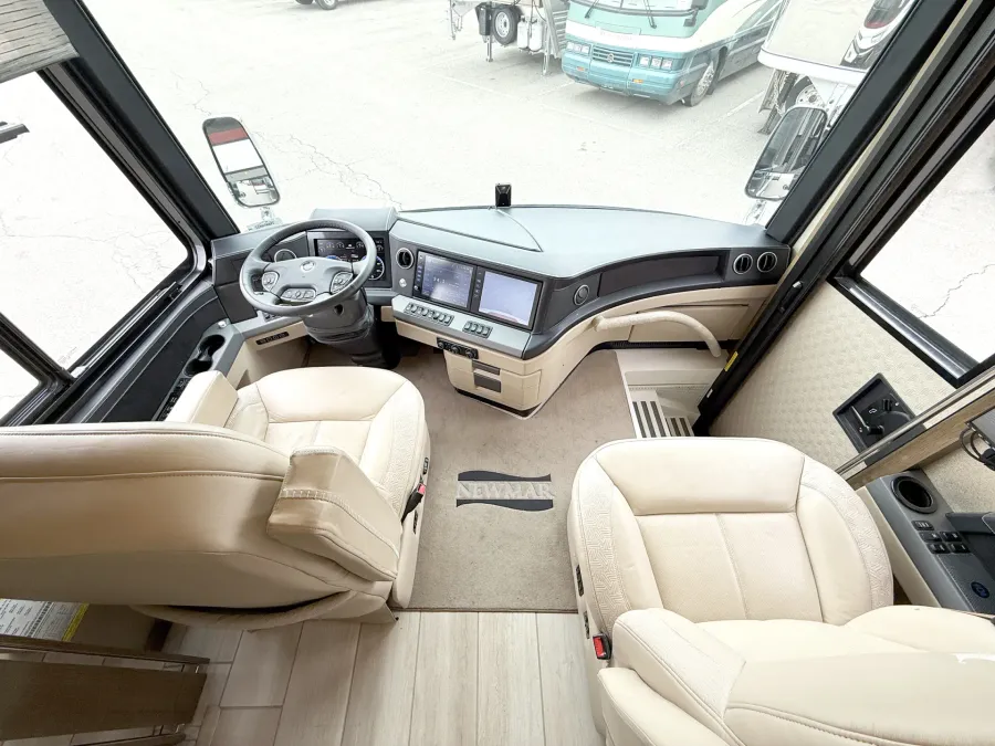 2024 Newmar King Aire 4596 | Photo 6 of 31