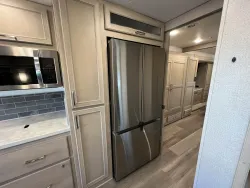 2026 Renegade Verona 40VBH | Thumbnail Photo 18 of 28