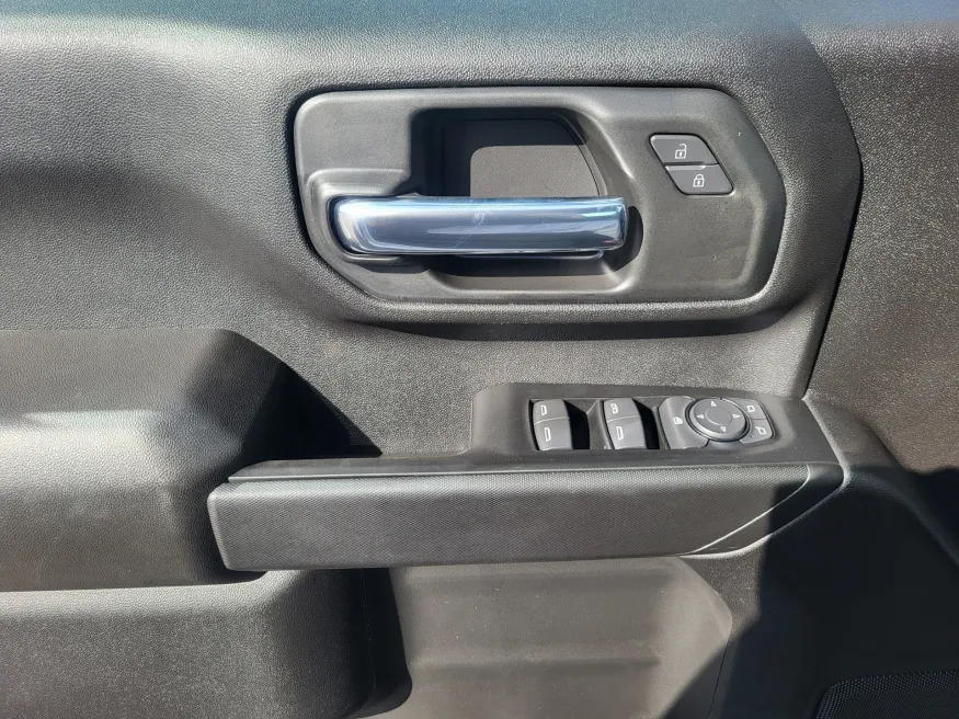 2026 GMC Sierra 2500HD Pro | Photo 18 of 24