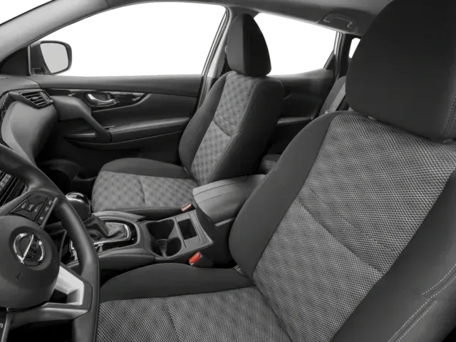 2018 Nissan Rogue Sport | Photo 5 of 13