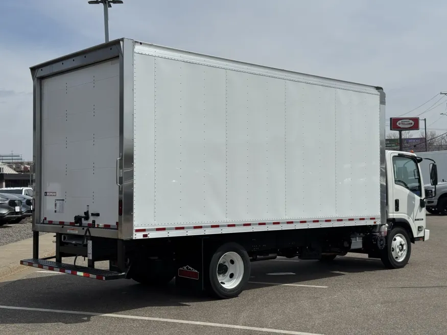 2025 Isuzu NRR GAS | Photo 11 of 24