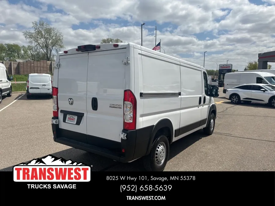 2025 RAM ProMaster 2500 Base | Photo 3 of 15