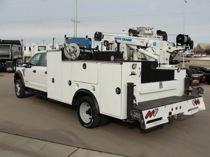 2019 Ford Super Duty F-550 | Photo 3 of 14