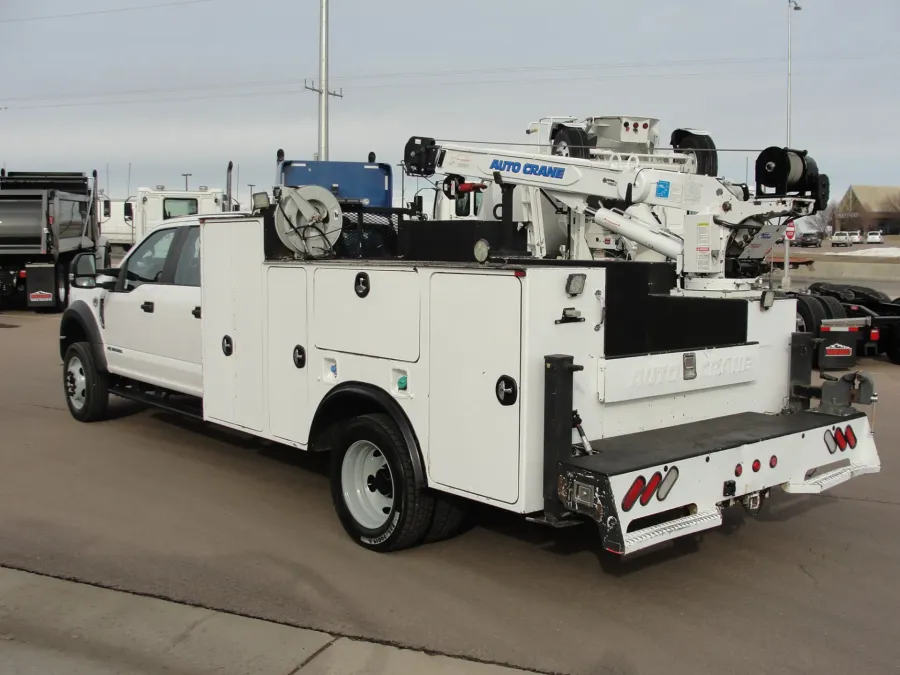 2019 Ford Super Duty F-550 | Photo 3 of 14