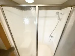 2016 Winnebago Journey 38P | Thumbnail Photo 13 of 30