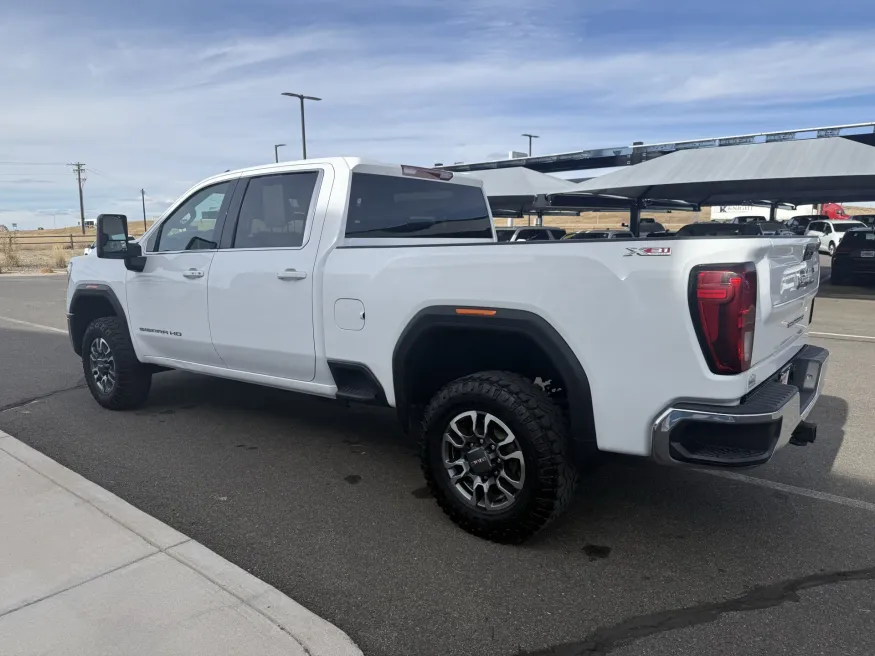 2024 GMC Sierra 3500HD SLE | Photo 5 of 19