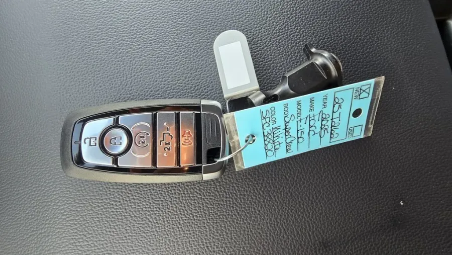 2025 Ford F-150 | Photo 27 of 34