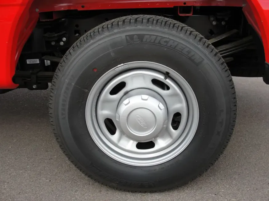 2024 Ford Super Duty F-350 XL | Photo 12 of 15