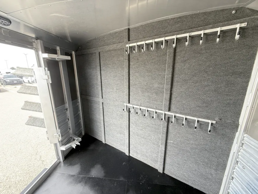 2023 Platinum Coach 4HBP | Photo 6 of 16