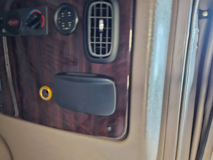 2019 Peterbilt 389 | Photo 14 of 24