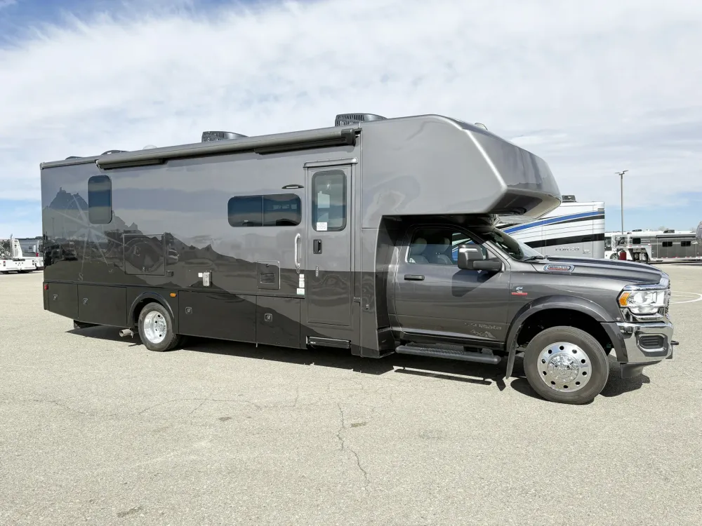 2025 Dynamax Isata 30FW