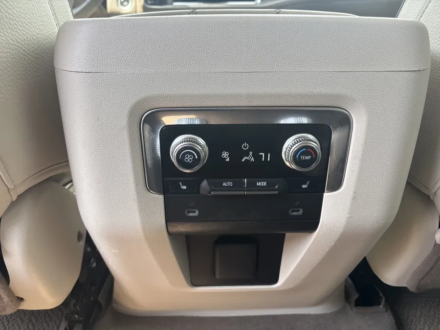 2022 GMC Yukon Denali | Photo 13 of 25