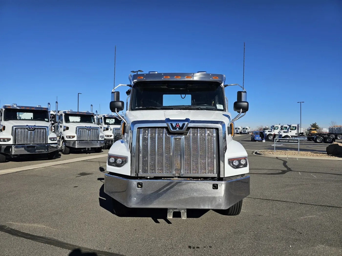 2023 Western Star 47X | Photo 2 of 14