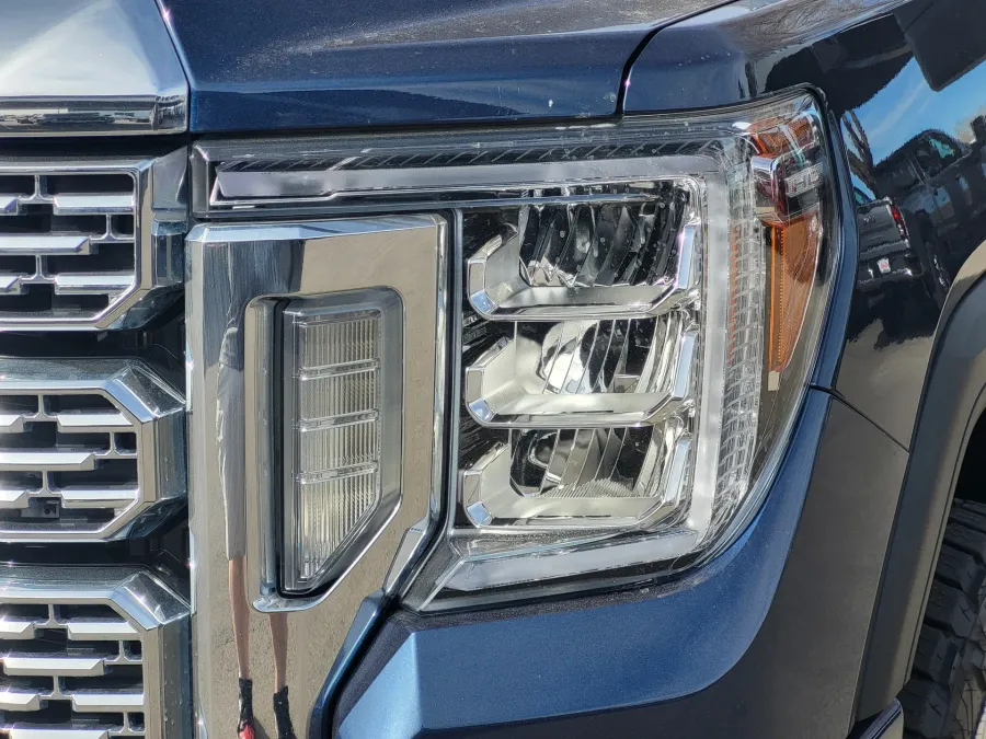 2020 GMC Sierra 2500HD Denali | Photo 7 of 25