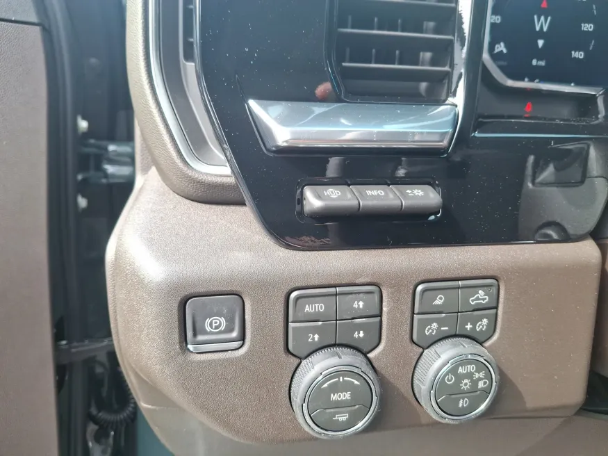 2026 Chevrolet Silverado 1500 LTZ | Photo 15 of 20