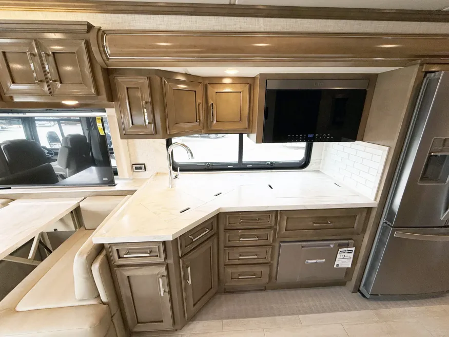 2026 Newmar Ventana 3512 | Photo 8 of 26