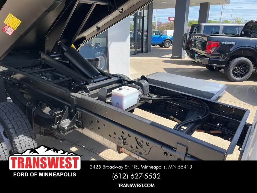 2025 Ford Super Duty F-550 XL | Photo 12 of 29