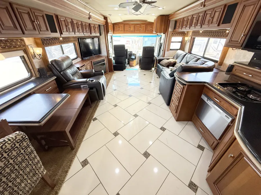 2012 Itasca Ellipse 42QD | Photo 4 of 32