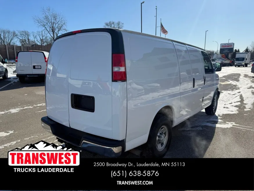 2017 Chevrolet Express 3500 Work Van | Photo 4 of 20